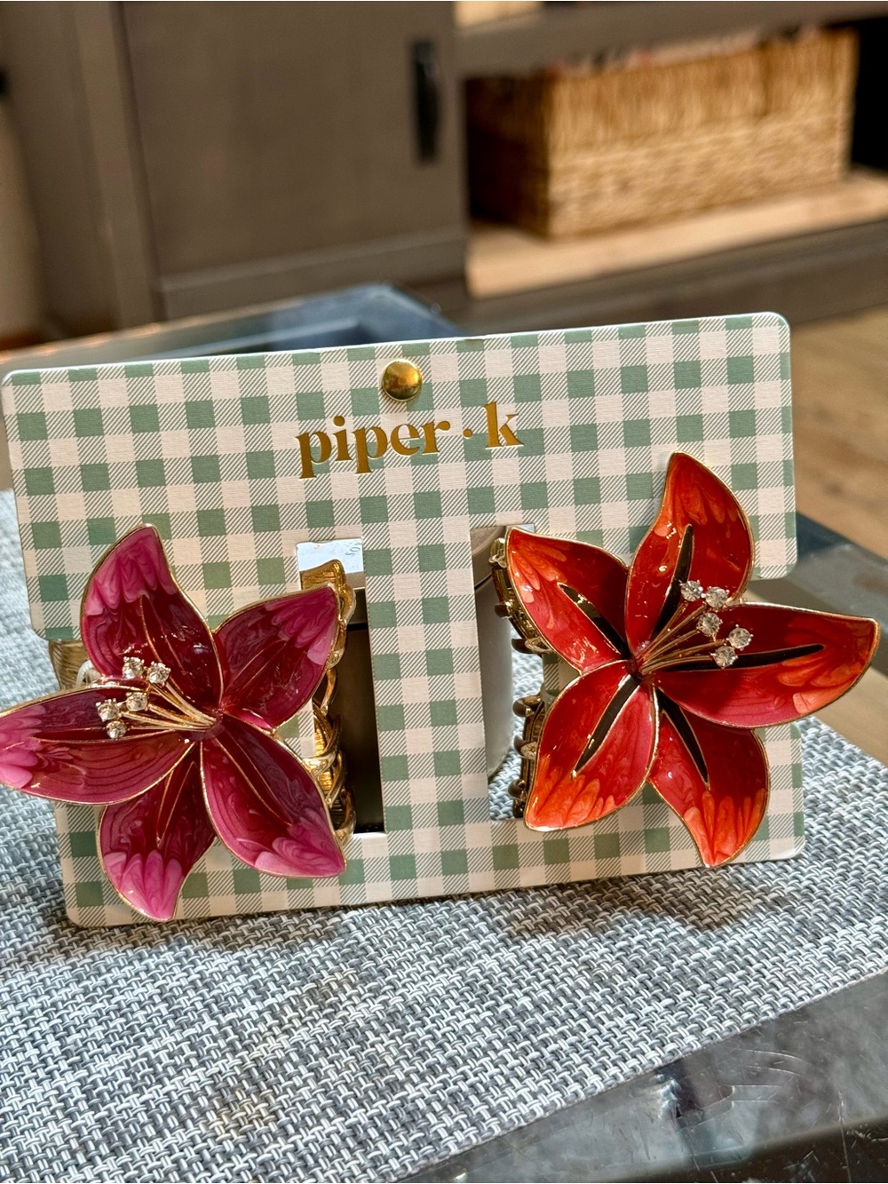 Piper Floral 🌸Enamel Metal Gold Hair Clips in Pink and 🌺Orange - 💛Set of 2 - Picture 5 of 5
